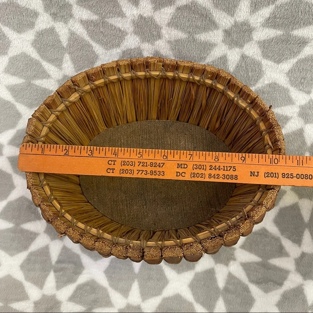 🌸 5 for $25 // Vintage oval straw seagrass wicker basket